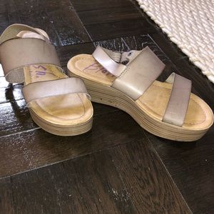 Platform grey sandals